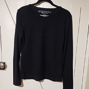Aeropostale Jet Black Crew Neck Top EUC Size XL.